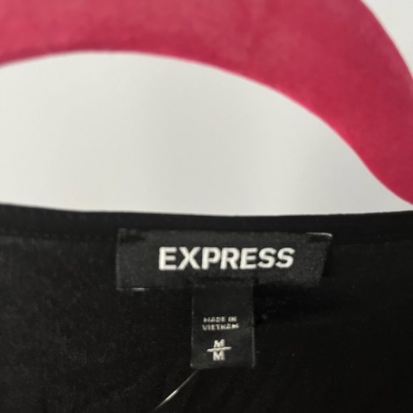 Express dress - Picture 2 of 3